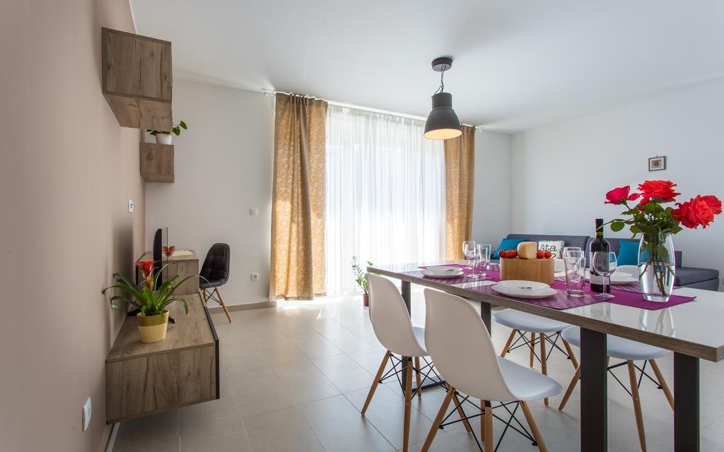 באסקה Apartments Viktorija מראה חיצוני תמונה